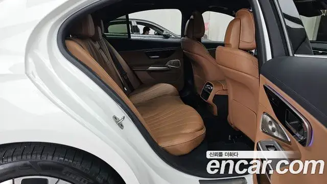 Mercedes-Benz E-Class 2024 — Şəkil 22/33