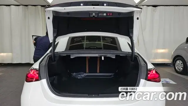 Mercedes-Benz E-Class 2024 — Şəkil 2/33