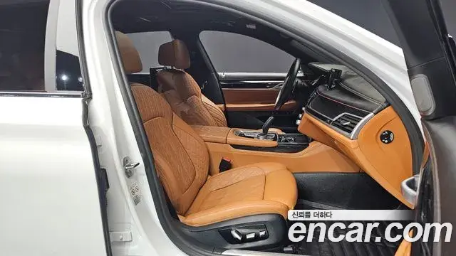 BMW 7 Series 2019 — Фото 11/20