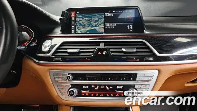 BMW 7 Series 2019 — Фото 13/20