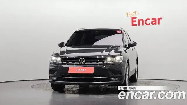 Volkswagen Tiguan 2020 — ფოტო 7/20