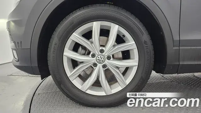 Volkswagen Tiguan 2020 — ფოტო 2/20
