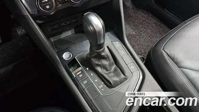Volkswagen Tiguan 2020 — ფოტო 12/20