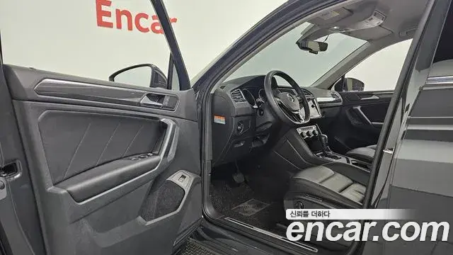 Volkswagen Tiguan 2020 — ფოტო 16/20