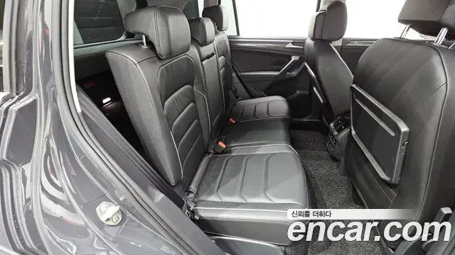 Volkswagen Tiguan 2020 — ფოტო 15/20