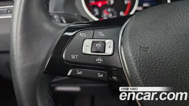 Volkswagen Tiguan 2020 — ფოტო 17/20