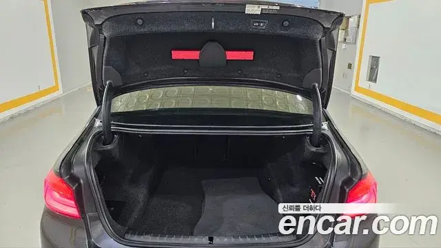 BMW 5 Series 2020 — Photo 18/20