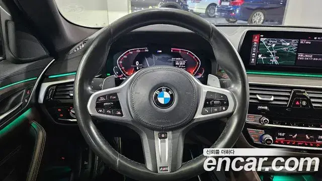 BMW 5 Series 2020 — Photo 8/20