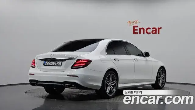 Mercedes-Benz E-Class 2019 — Фото 2/20