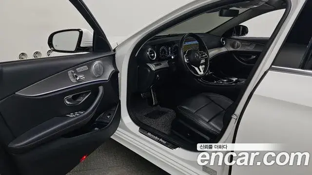 Mercedes-Benz E-Class 2019 — Фото 10/20