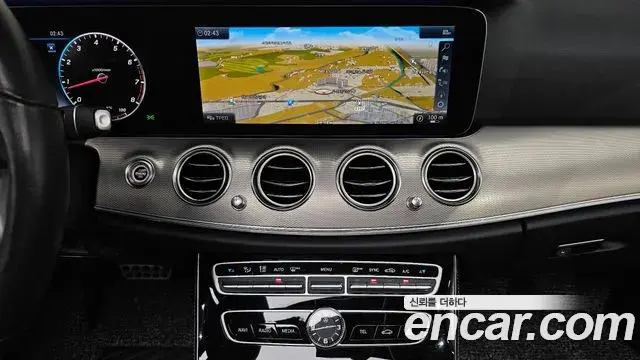 Mercedes-Benz E-Class 2019 — Фото 14/20