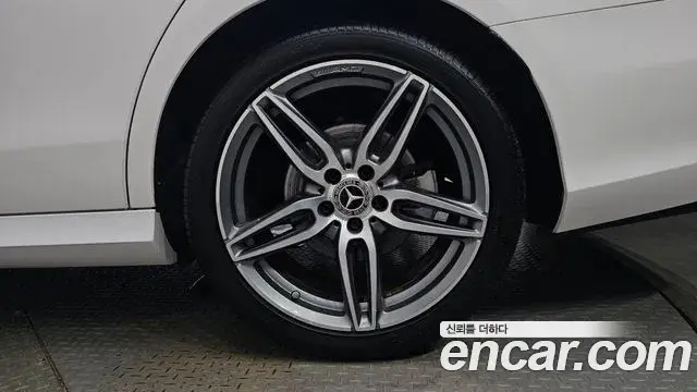 Mercedes-Benz E-Class 2019 — Şəkil 14/36