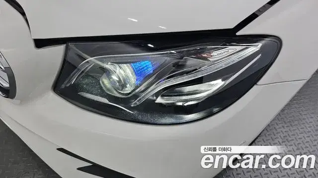Mercedes-Benz E-Class 2019 — Şəkil 18/36
