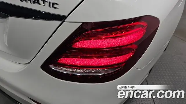 Mercedes-Benz E-Class 2019 — Şəkil 3/36