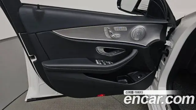 Mercedes-Benz E-Class 2019 — Şəkil 25/36