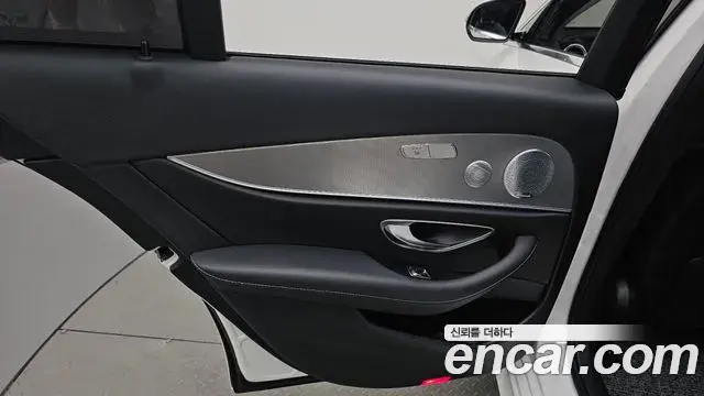 Mercedes-Benz E-Class 2019 — Şəkil 13/36