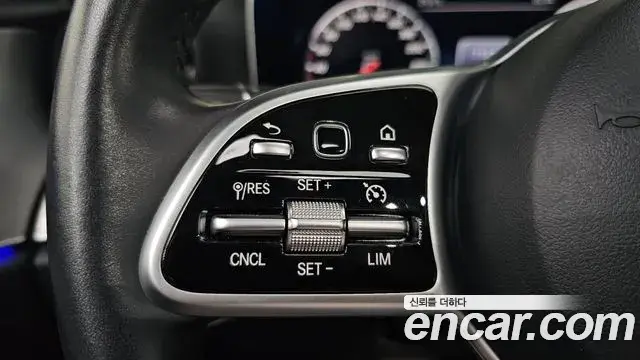 Mercedes-Benz E-Class 2019 — Şəkil 29/36