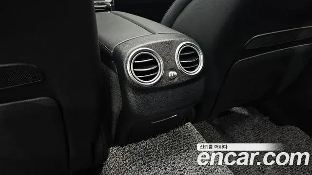 Mercedes-Benz E-Class 2019 — Şəkil 23/36