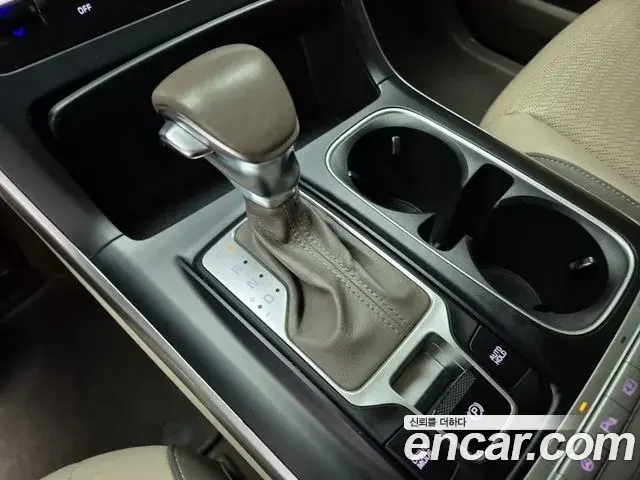 Kia Carnival 2020 — Фото 12/19