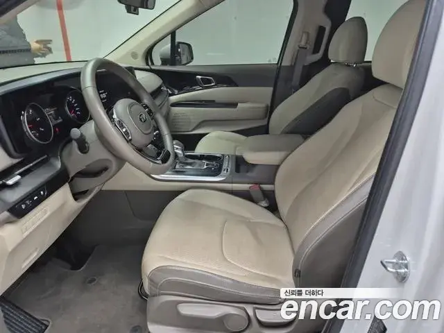 Kia Carnival 2020 — Фото 14/19