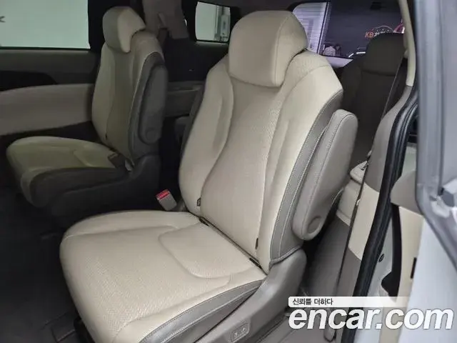 Kia Carnival 2020 — Фото 15/19
