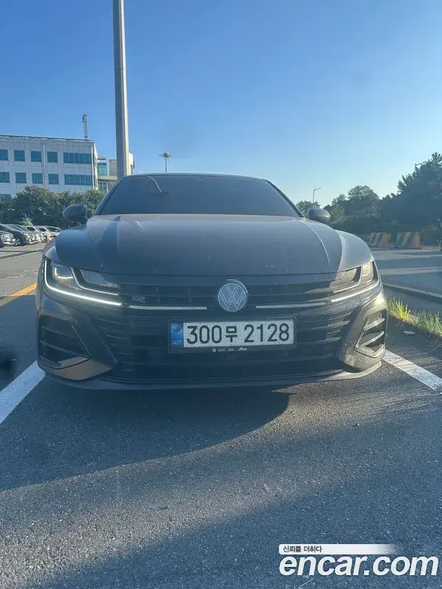 Volkswagen Arteon 2019 — Фото 1/9