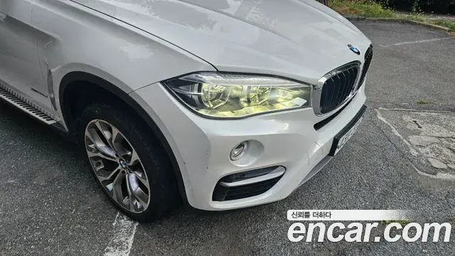 BMW X6 2018 — Photo 11/18