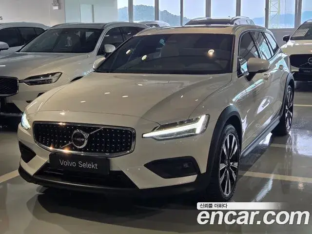 Volvo V60 Cross Country 2026 — Şəkil 1/19