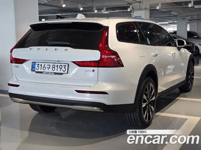 Volvo V60 Cross Country 2026 — Şəkil 8/19