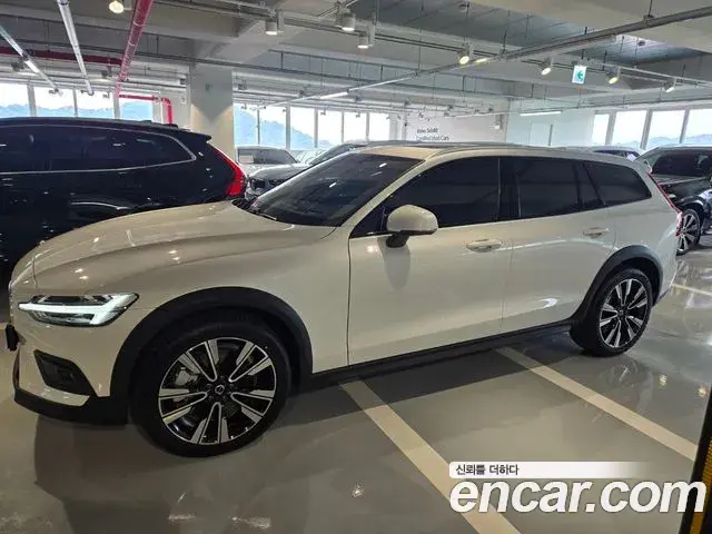 Volvo V60 Cross Country 2026 — Şəkil 14/19