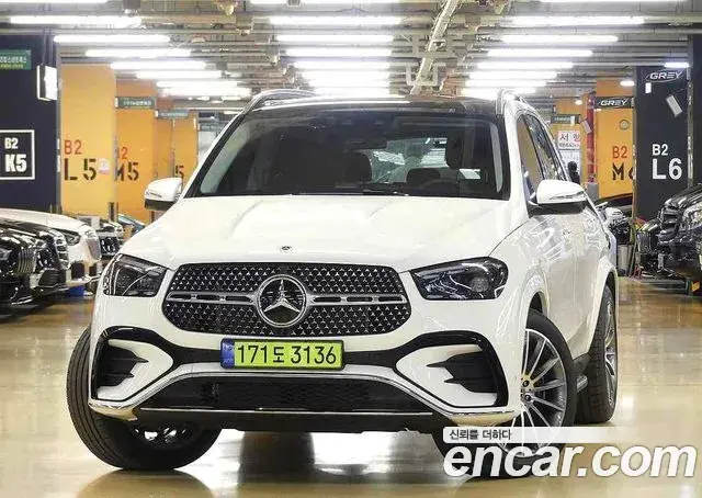 Mercedes-Benz GLE-Class 2025 — Photo 11/20