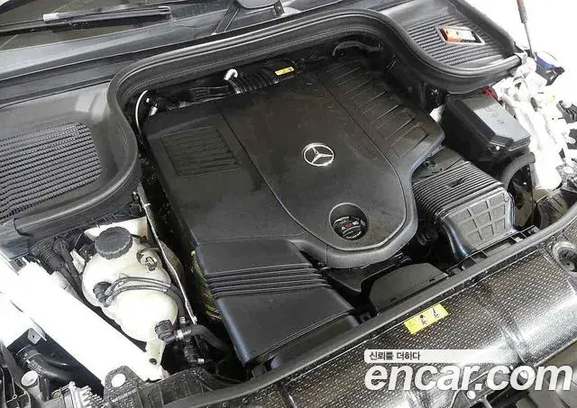 Mercedes-Benz GLE-Class 2025 — Photo 6/20