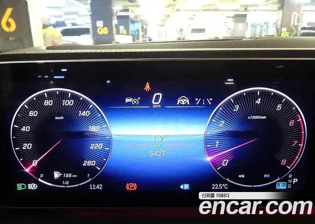 Mercedes-Benz GLE-Class 2025 — Photo 19/20