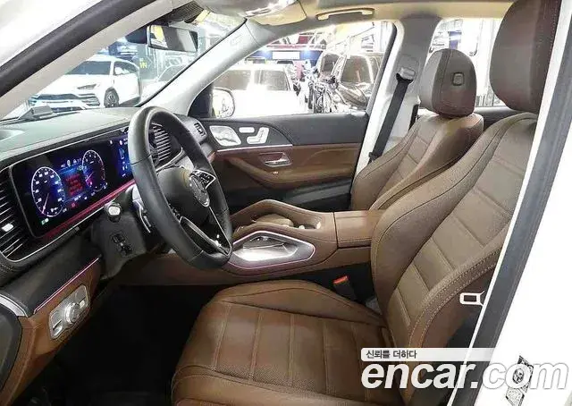 Mercedes-Benz GLE-Class 2025 — Photo 12/20