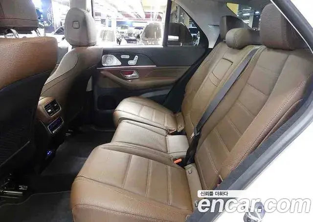 Mercedes-Benz GLE-Class 2025 — Photo 7/20