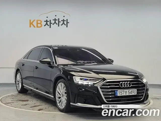 Audi A8 2021 — Фото 4/18
