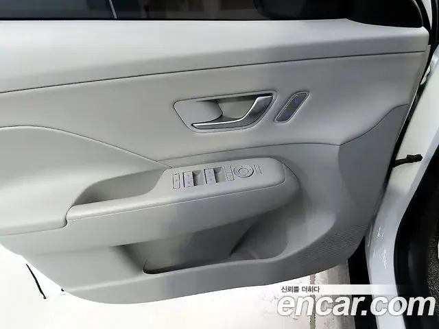 Hyundai Kona 2024 — Фото 13/20