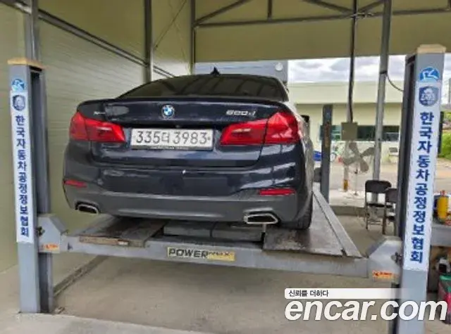 BMW 5 Series 2019 — ფოტო 2/2