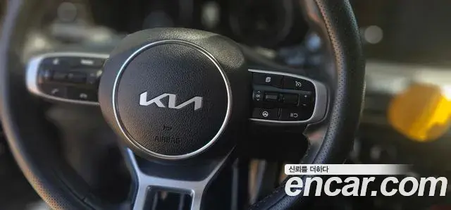 Kia K5 2022 — Şəkil 10/20