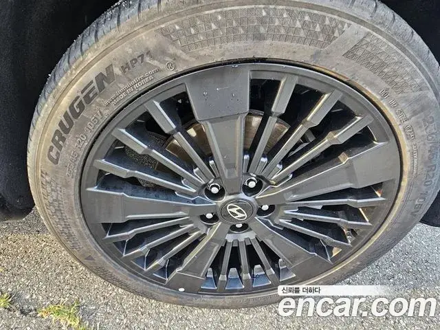 Hyundai Santa Fe 2025 — Фото 4/20