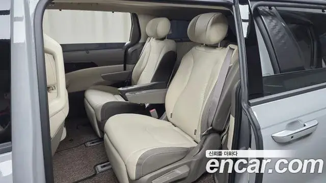 Kia Carnival 2025 — Photo 9/35