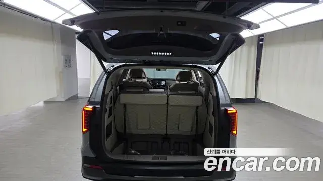 Kia Carnival 2025 — Photo 27/35