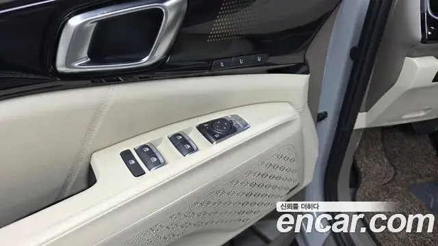 Kia Carnival 2025 — Photo 13/35