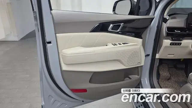 Kia Carnival 2025 — Photo 24/35