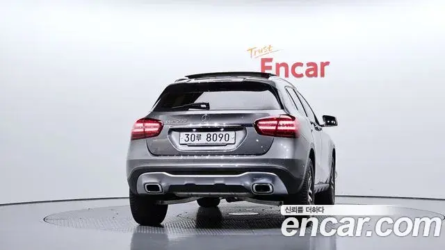 Mercedes-Benz GLA-Class 2018 — Фото 4/20