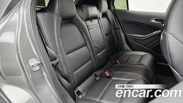 Mercedes-Benz GLA-Class 2018 — Фото 11/20