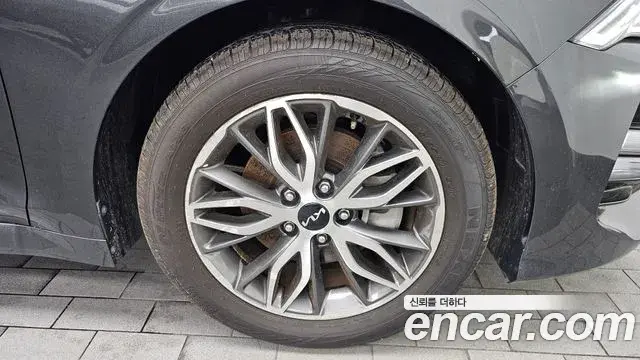 Kia K5 2022 — ფოტო 20/30