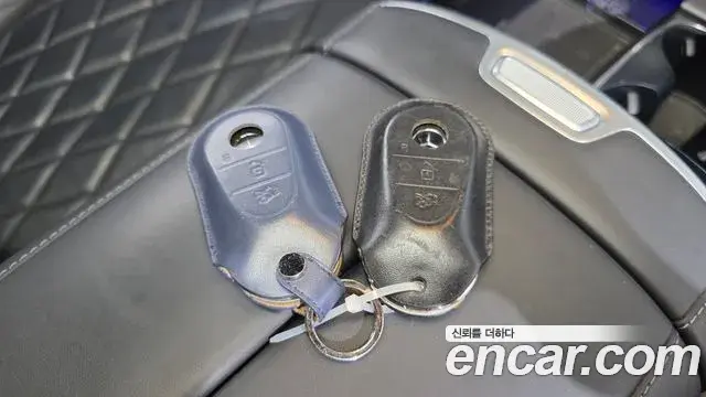 Mercedes-Benz S-Class 2021 — ფოტო 7/35