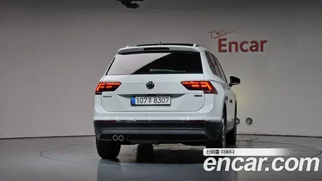 Volkswagen Tiguan 2018 — Şəkil 5/37