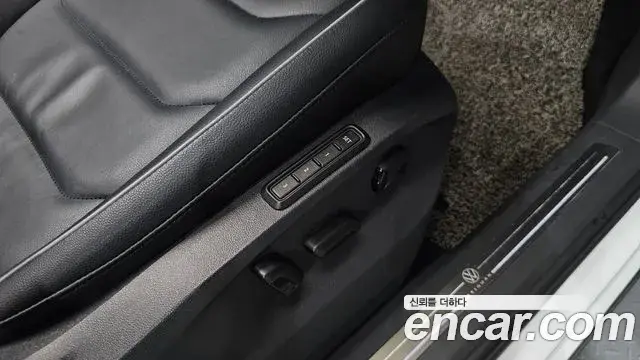 Volkswagen Tiguan 2018 — Şəkil 12/37
